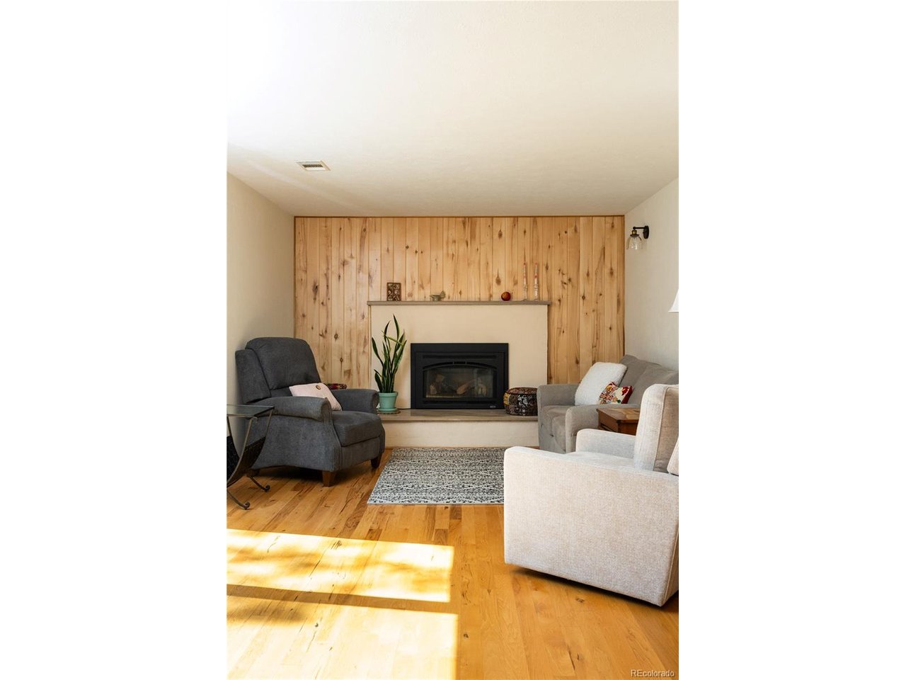 4842 Earle Cir