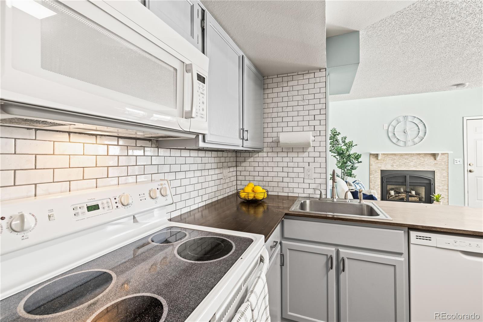 920 S Dawson Way Unit: 14