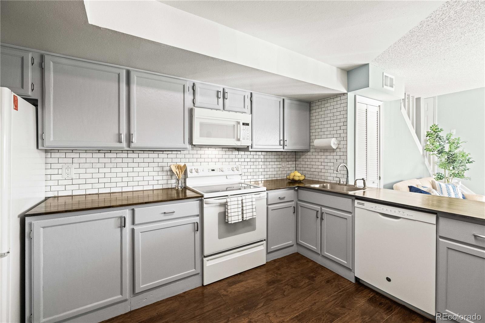 920 S Dawson Way Unit: 14