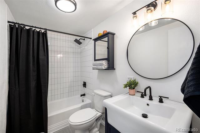 2890 N Harlan Street Unit: 102