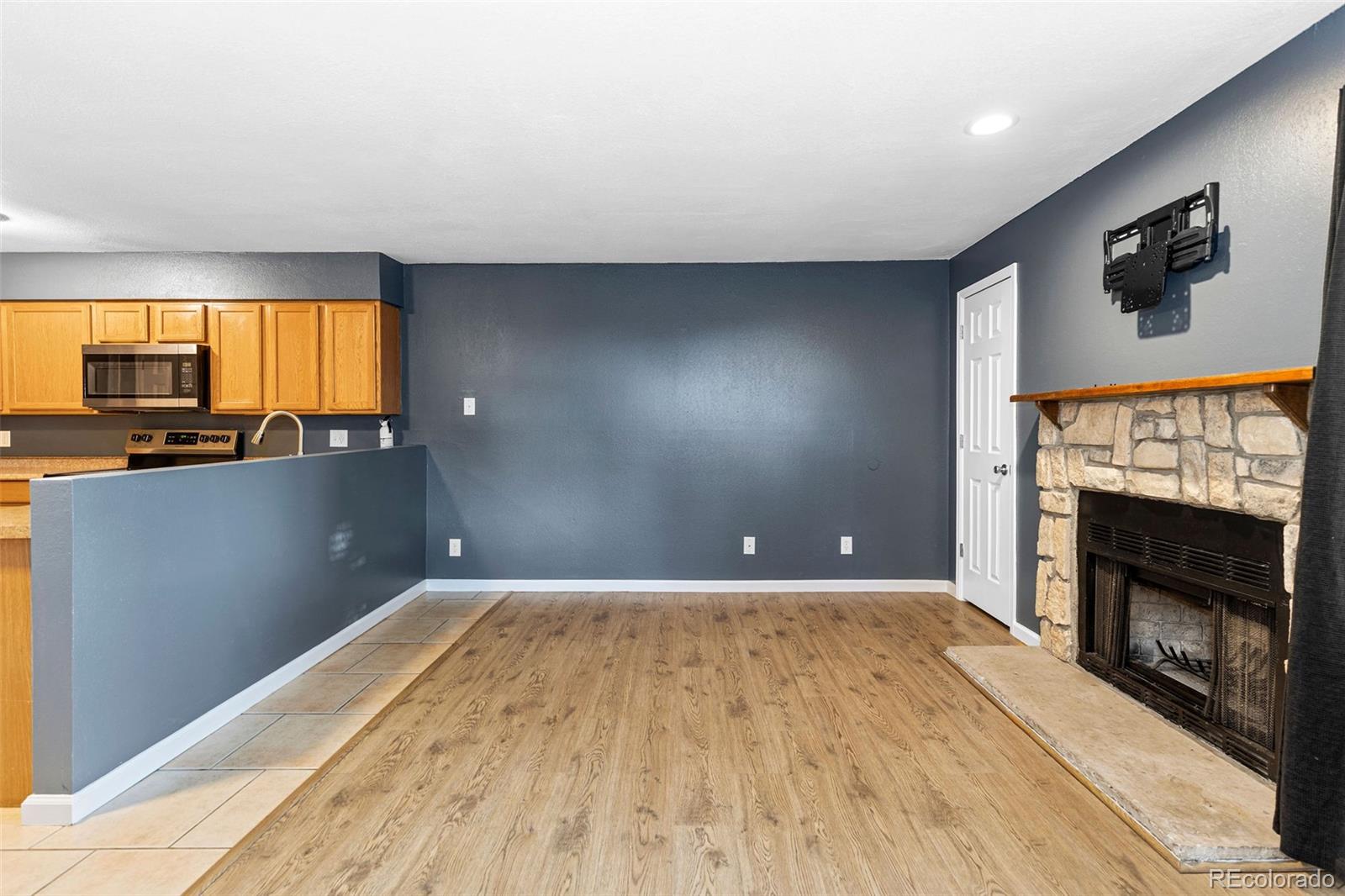 919 S Dawson Way Unit: 3