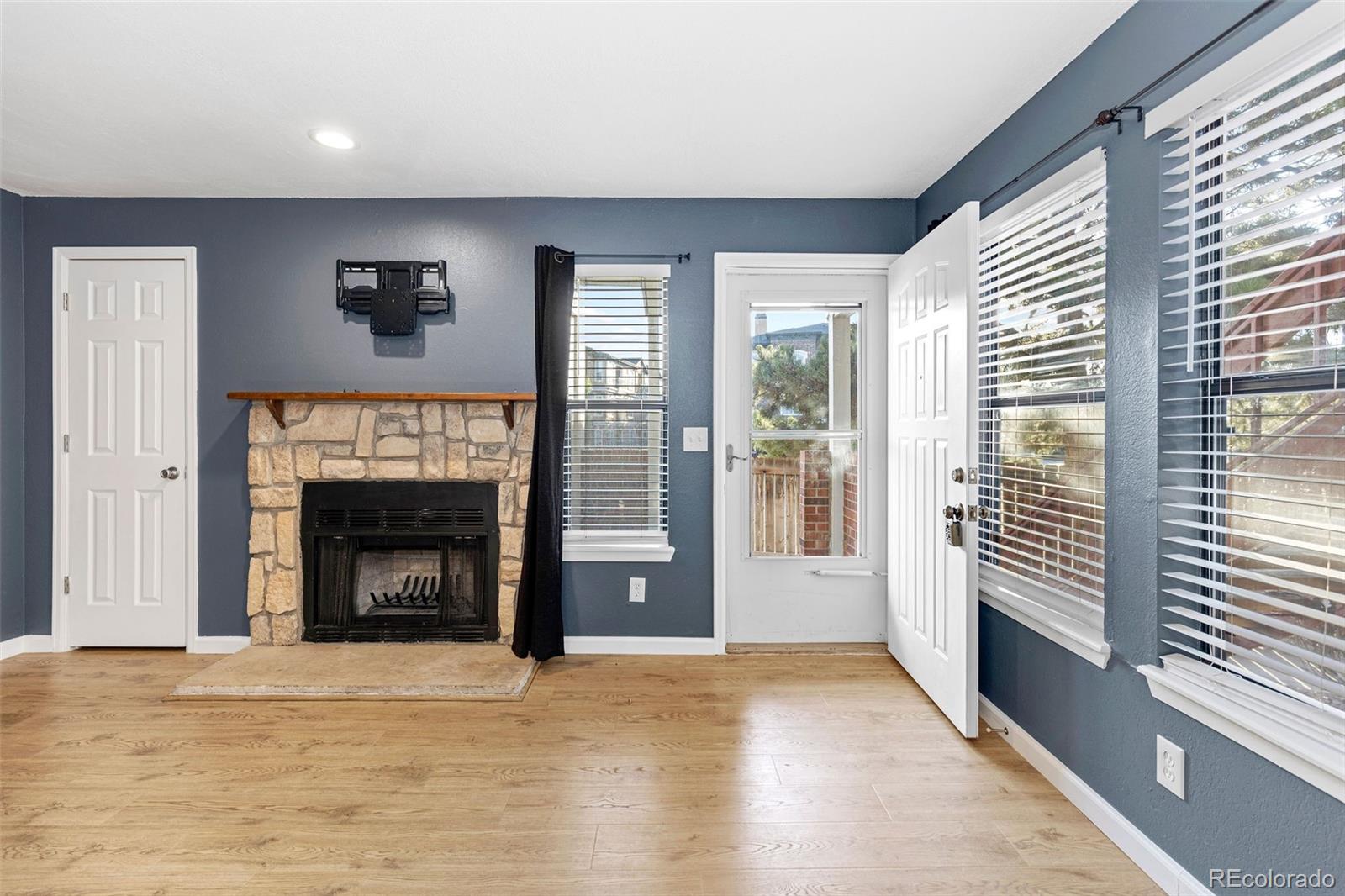 919 S Dawson Way Unit: 3