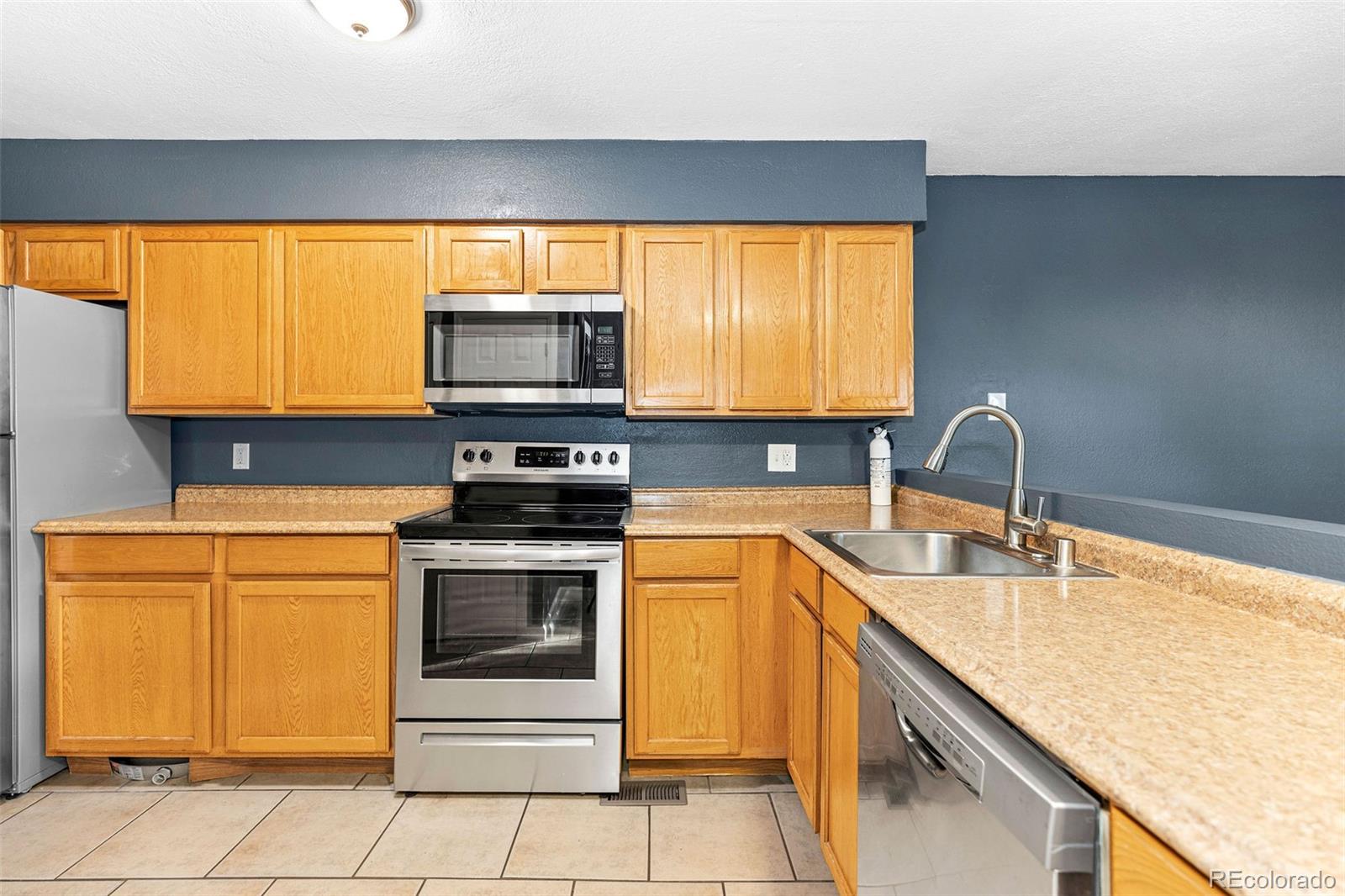 919 S Dawson Way Unit: 3