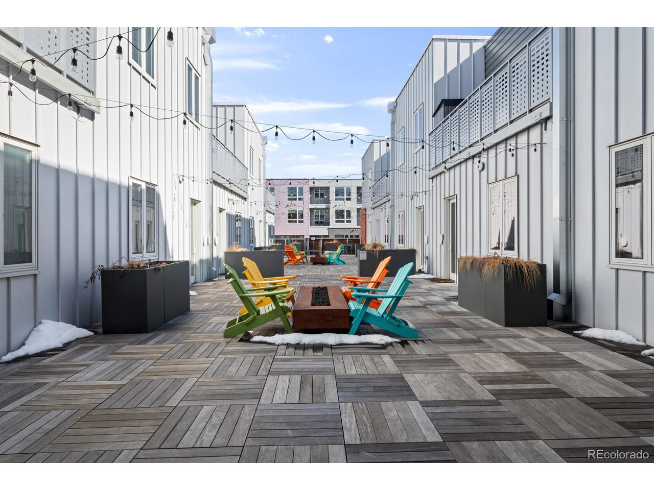 2550 Lawrence St RB305