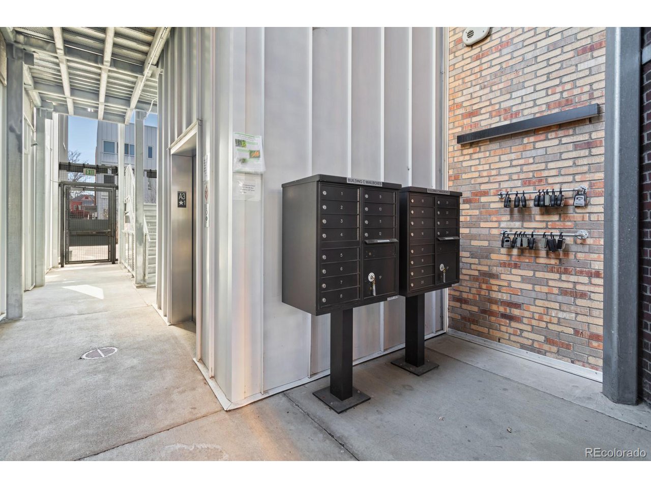 2550 Lawrence St RB305