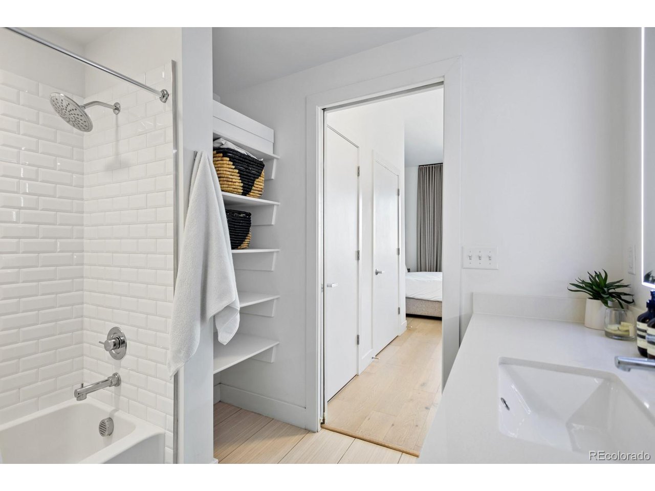 2550 Lawrence St RB305