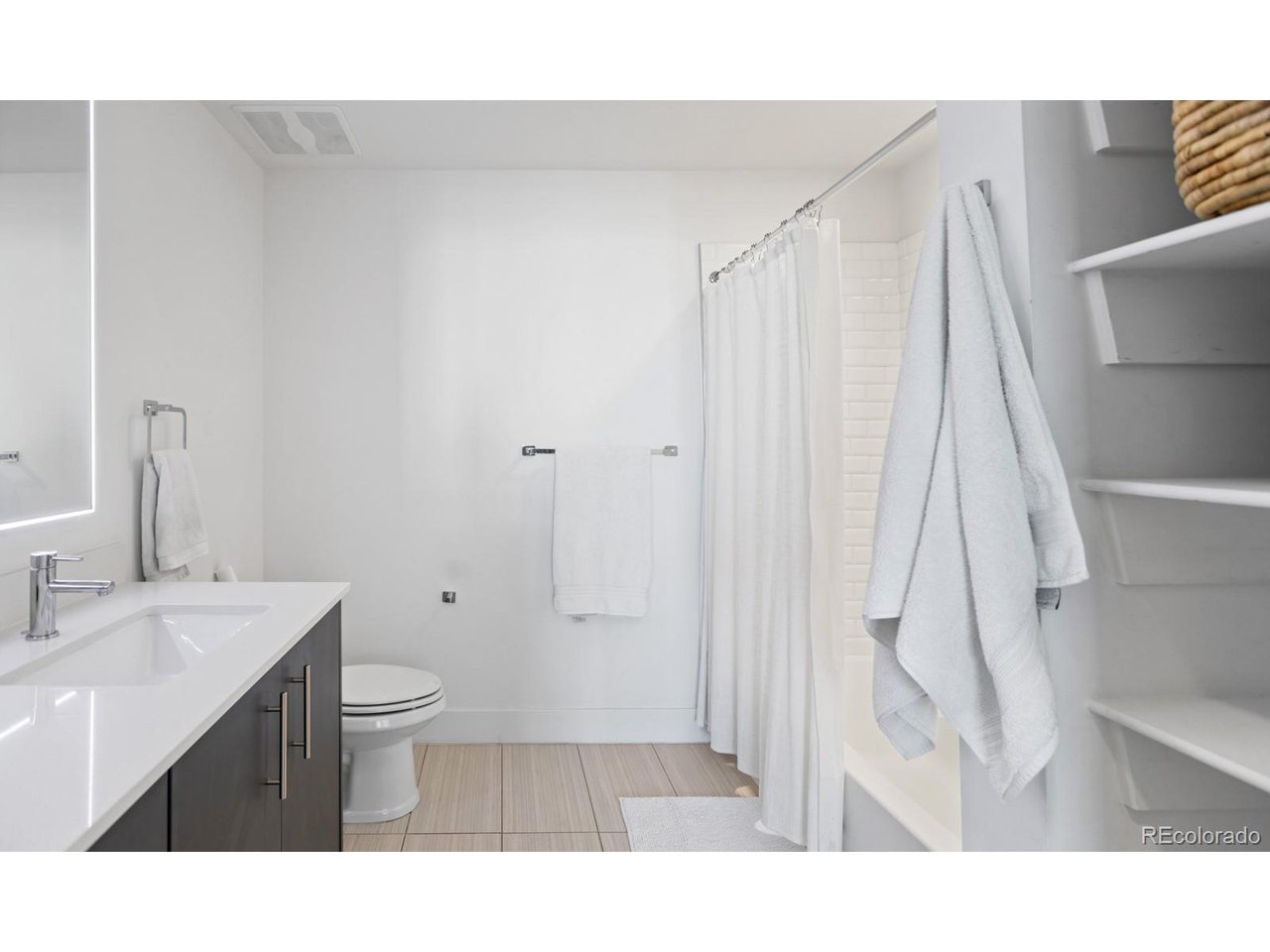 2550 Lawrence St RB305