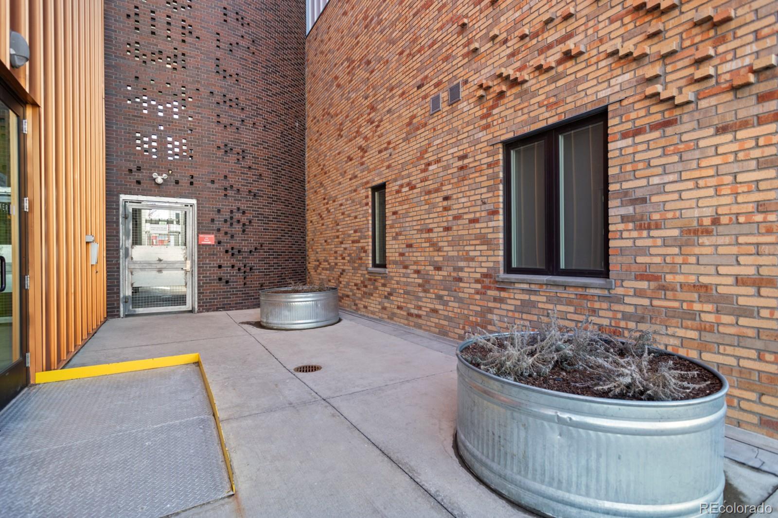 2550 Lawrence Street Unit: RB305