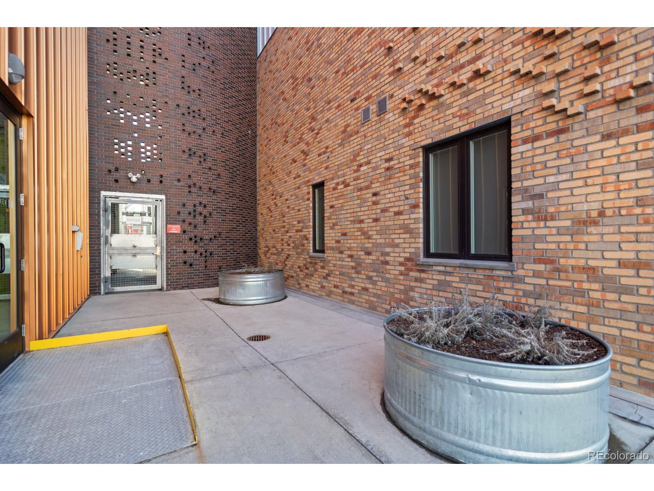 2550 Lawrence St RB305