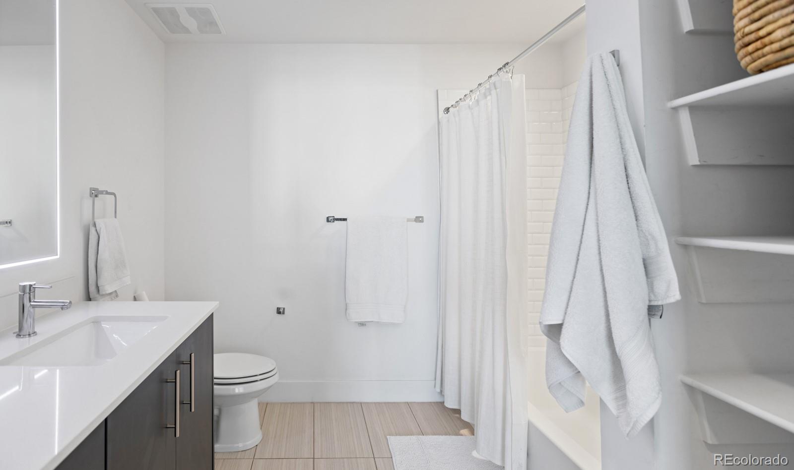 2550 Lawrence Street Unit: RB305