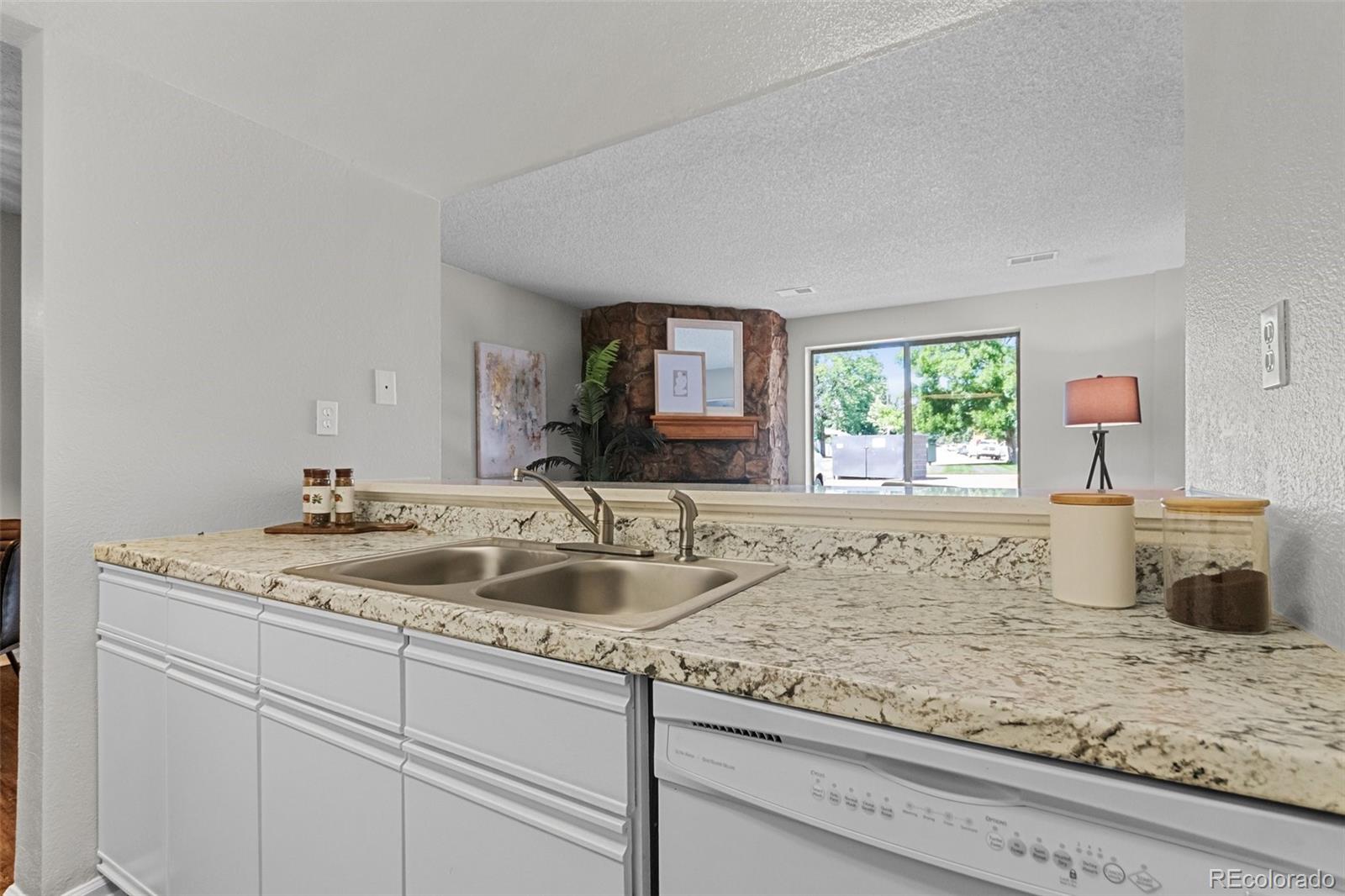 6385 Oak Street Unit: 103