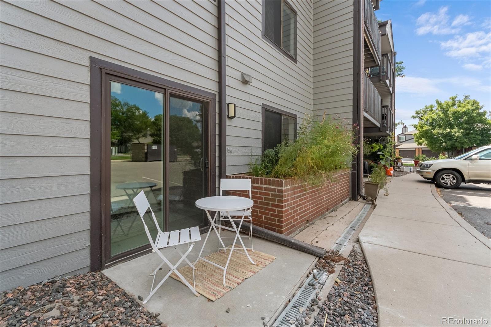 6385 Oak Street Unit: 103