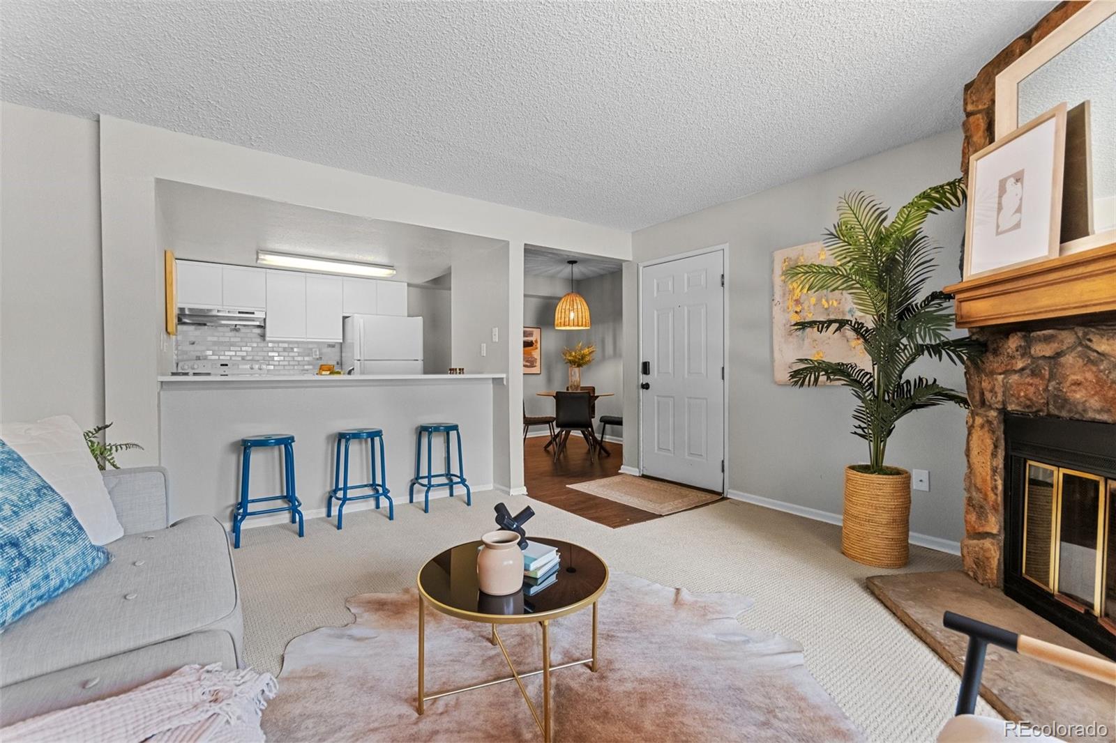 6385 Oak Street Unit: 103