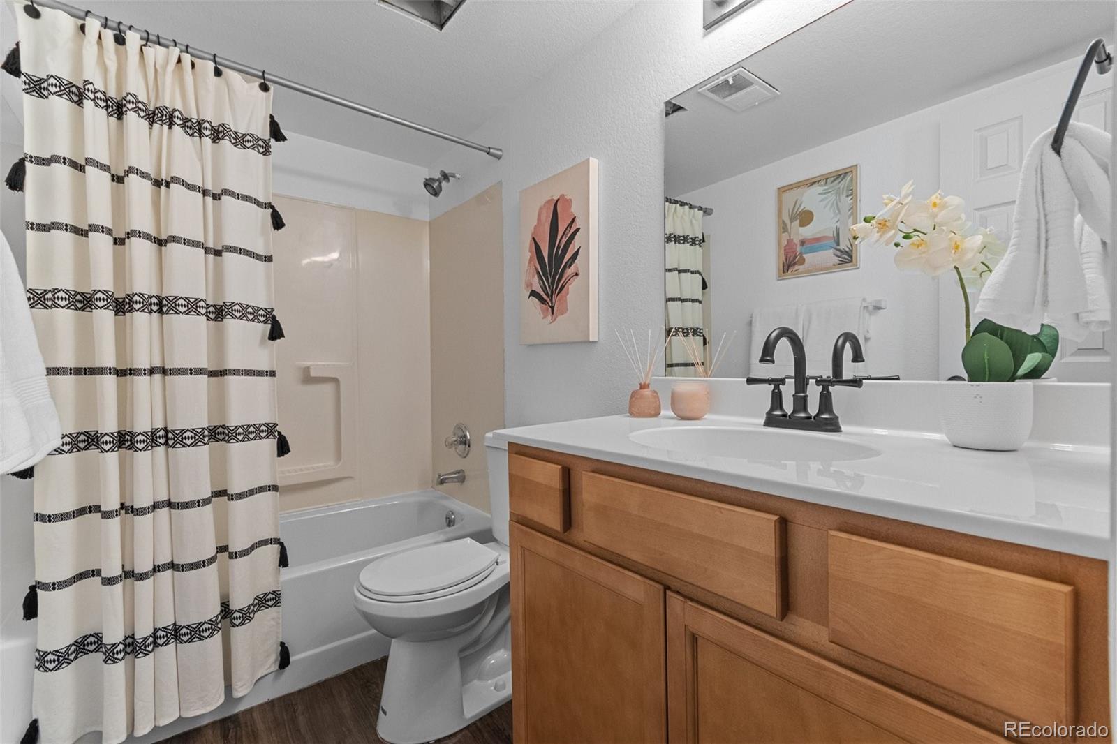 6385 Oak Street Unit: 103