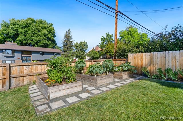 8785 W 67th Place