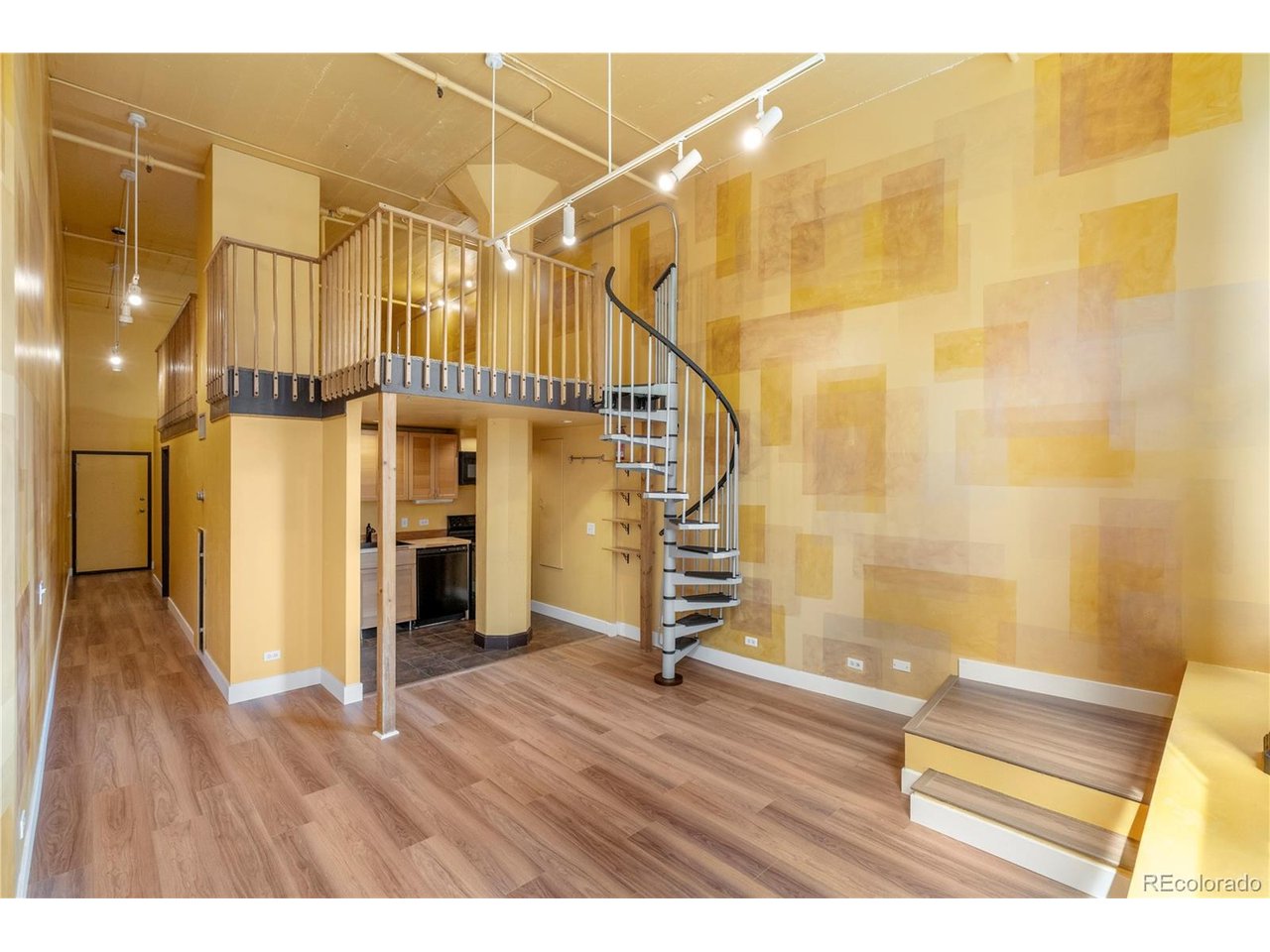 720 16th St 210