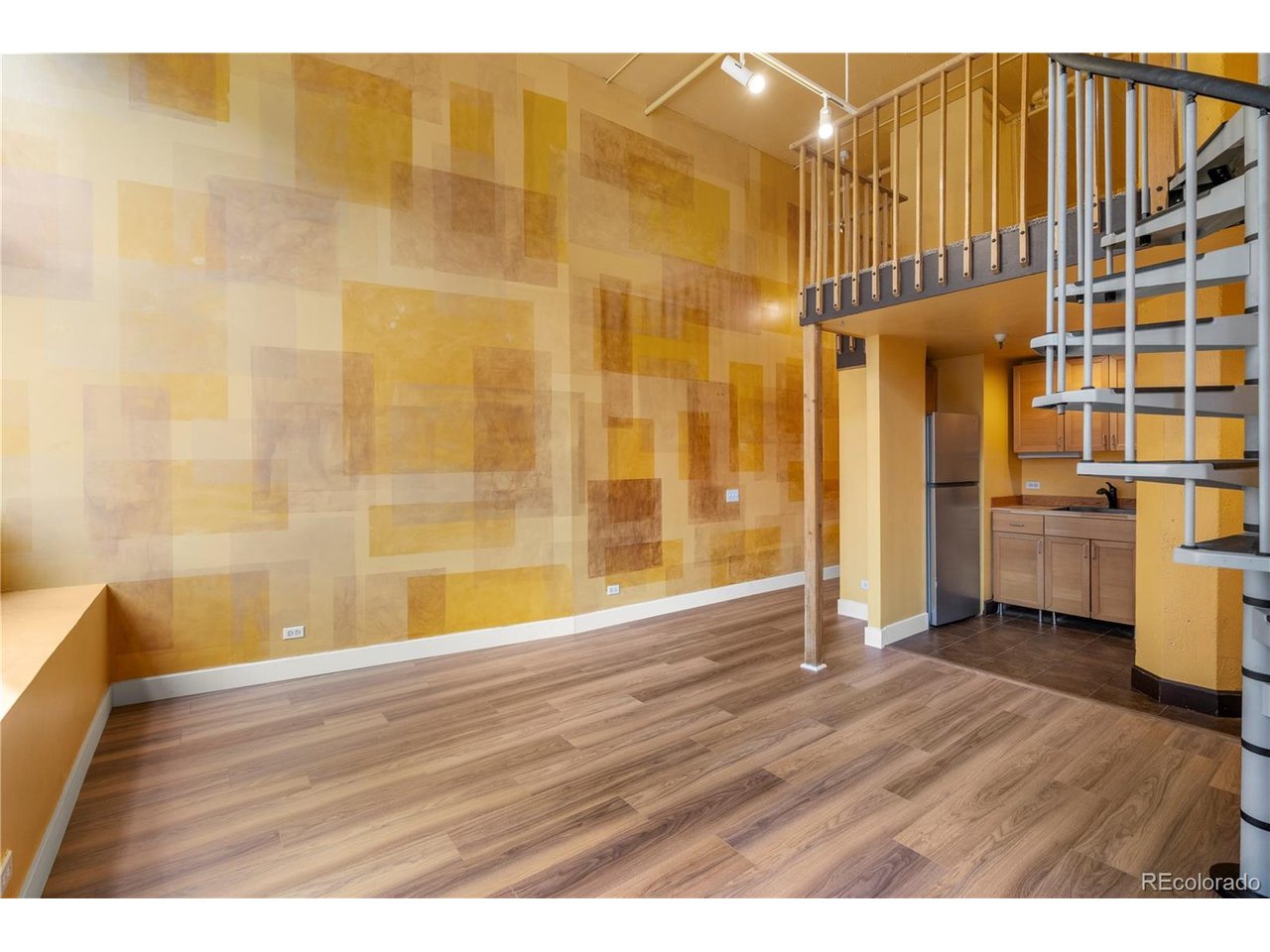 720 16th St 210