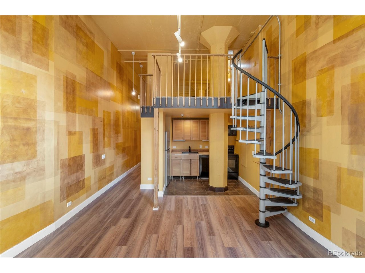 720 16th St 210