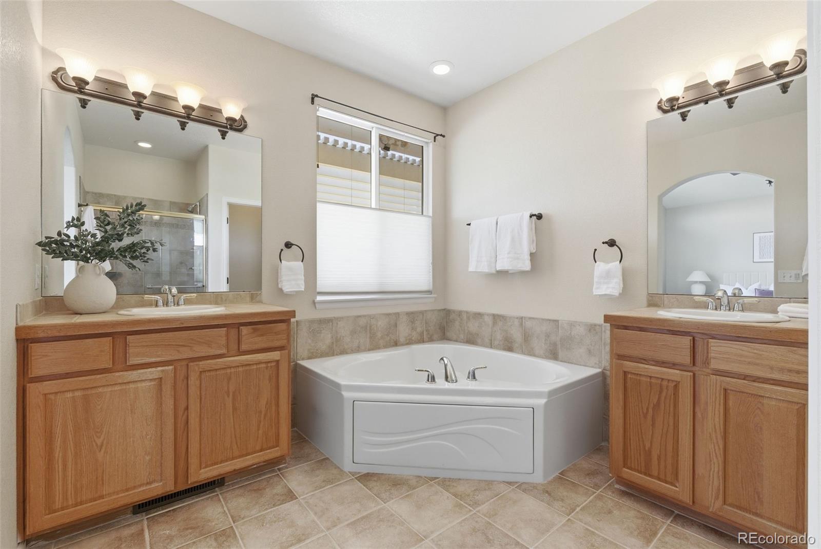 879 Glenarbor Circle
