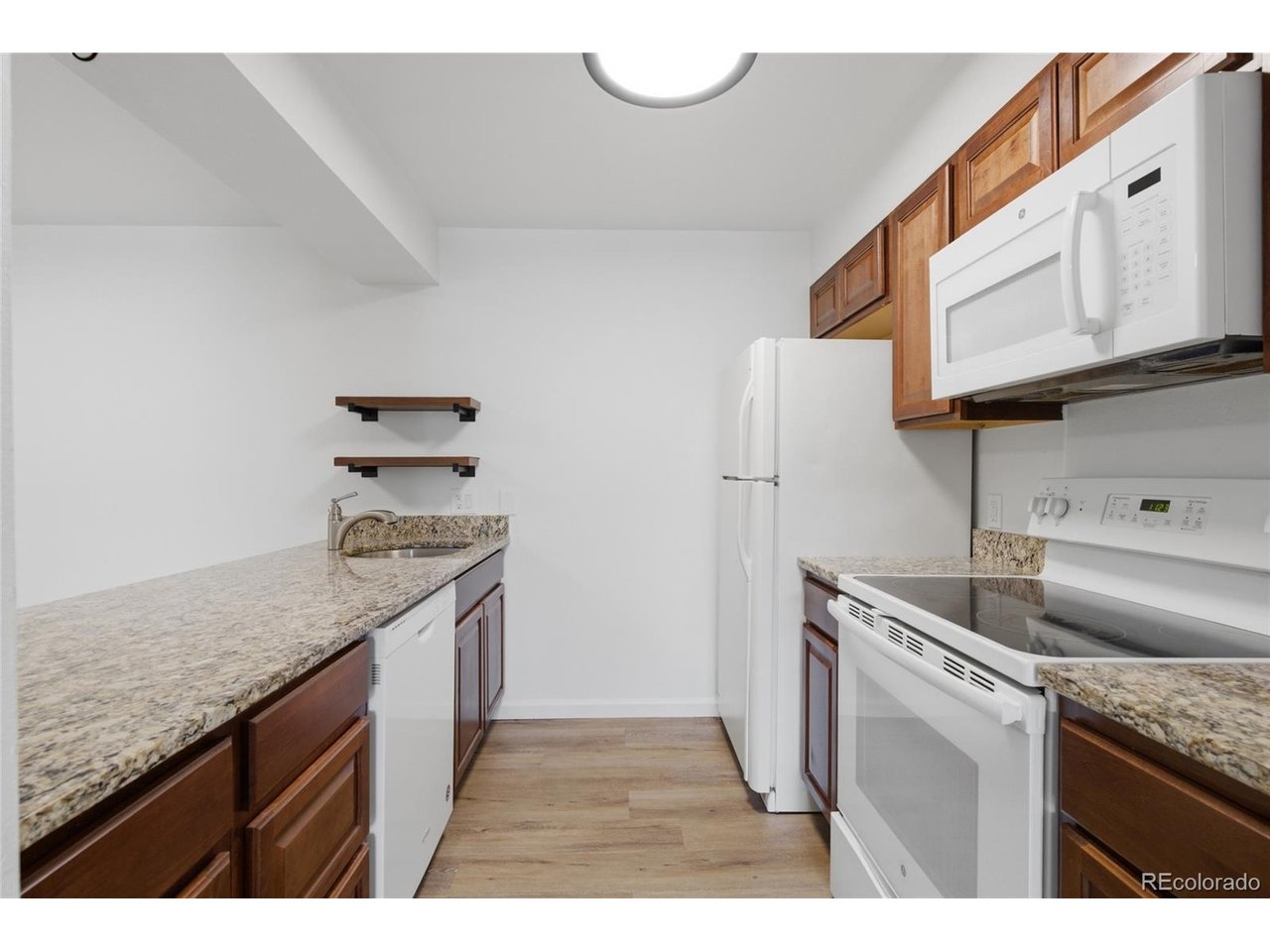 7665 E Eastman Ave 202B
