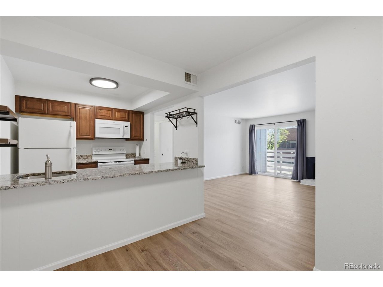 7665 E Eastman Ave 202B