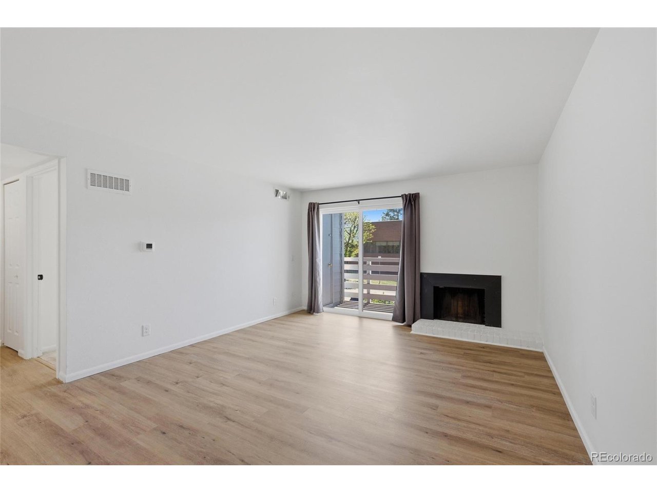 7665 E Eastman Ave 202B