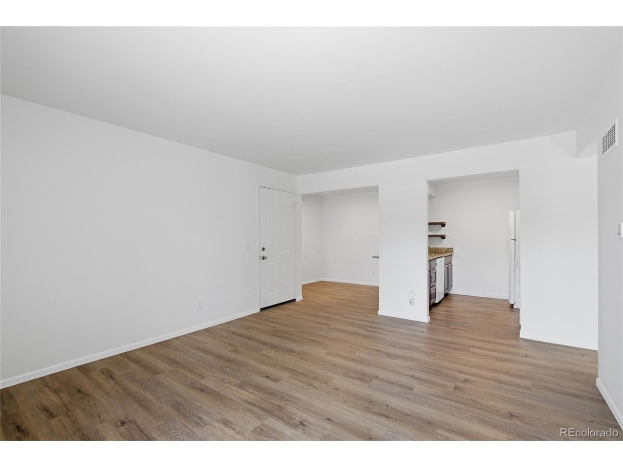 7665 E Eastman Ave 202B