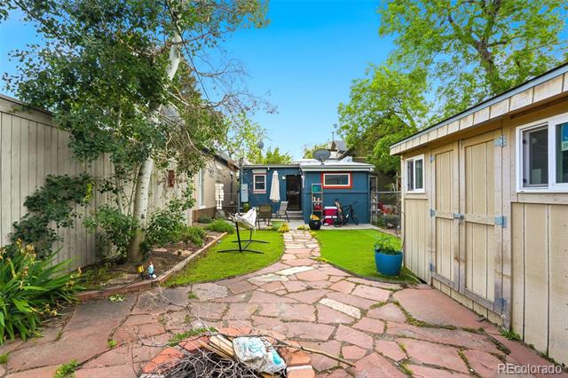 157 W Cedar Avenue