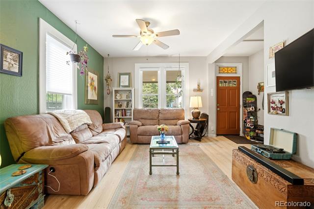 157 W Cedar Avenue