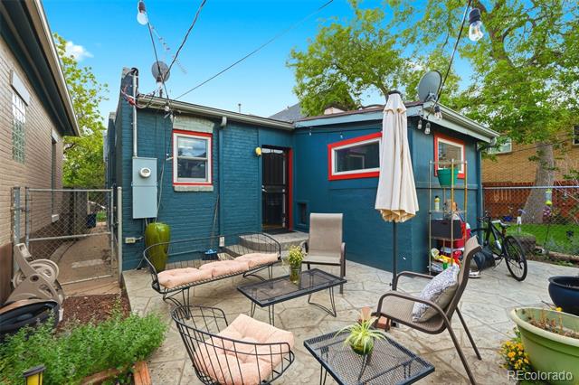 157 W Cedar Avenue