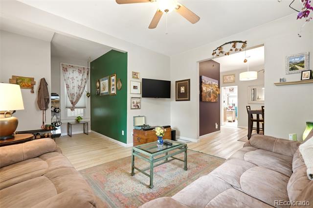 157 W Cedar Avenue