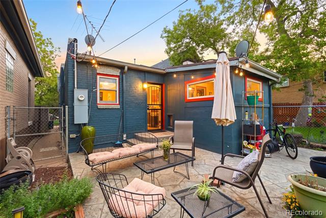 157 W Cedar Avenue