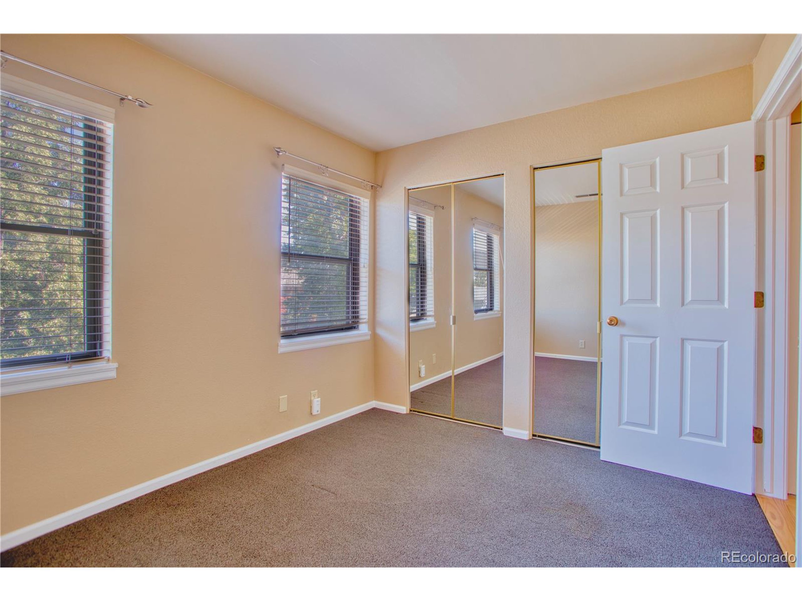 2 Acoma St 2
