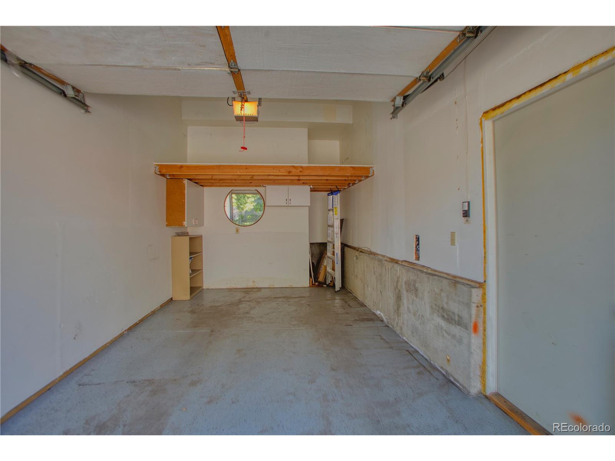 2 Acoma St 2