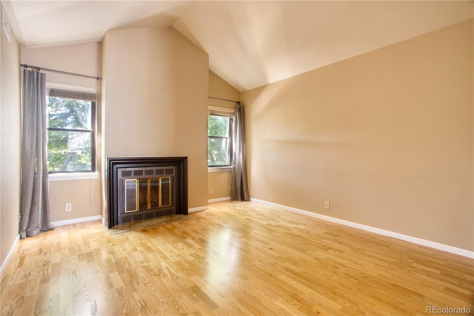 2 Acoma Street Unit: 2