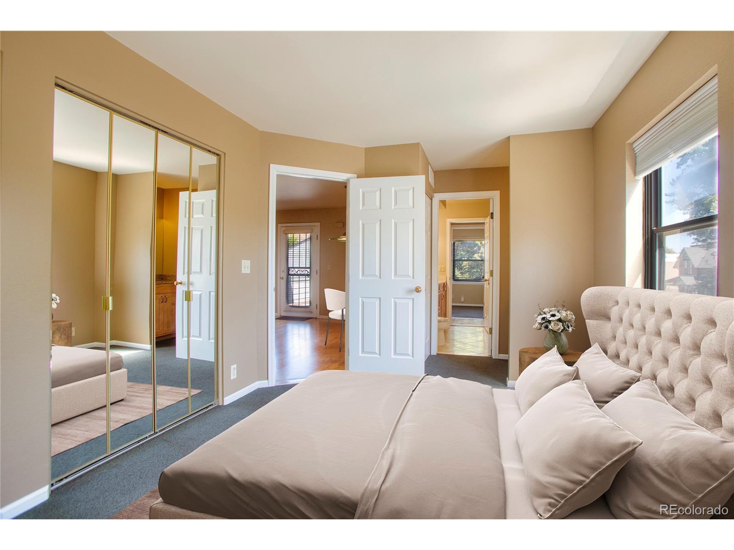 2 Acoma St 2