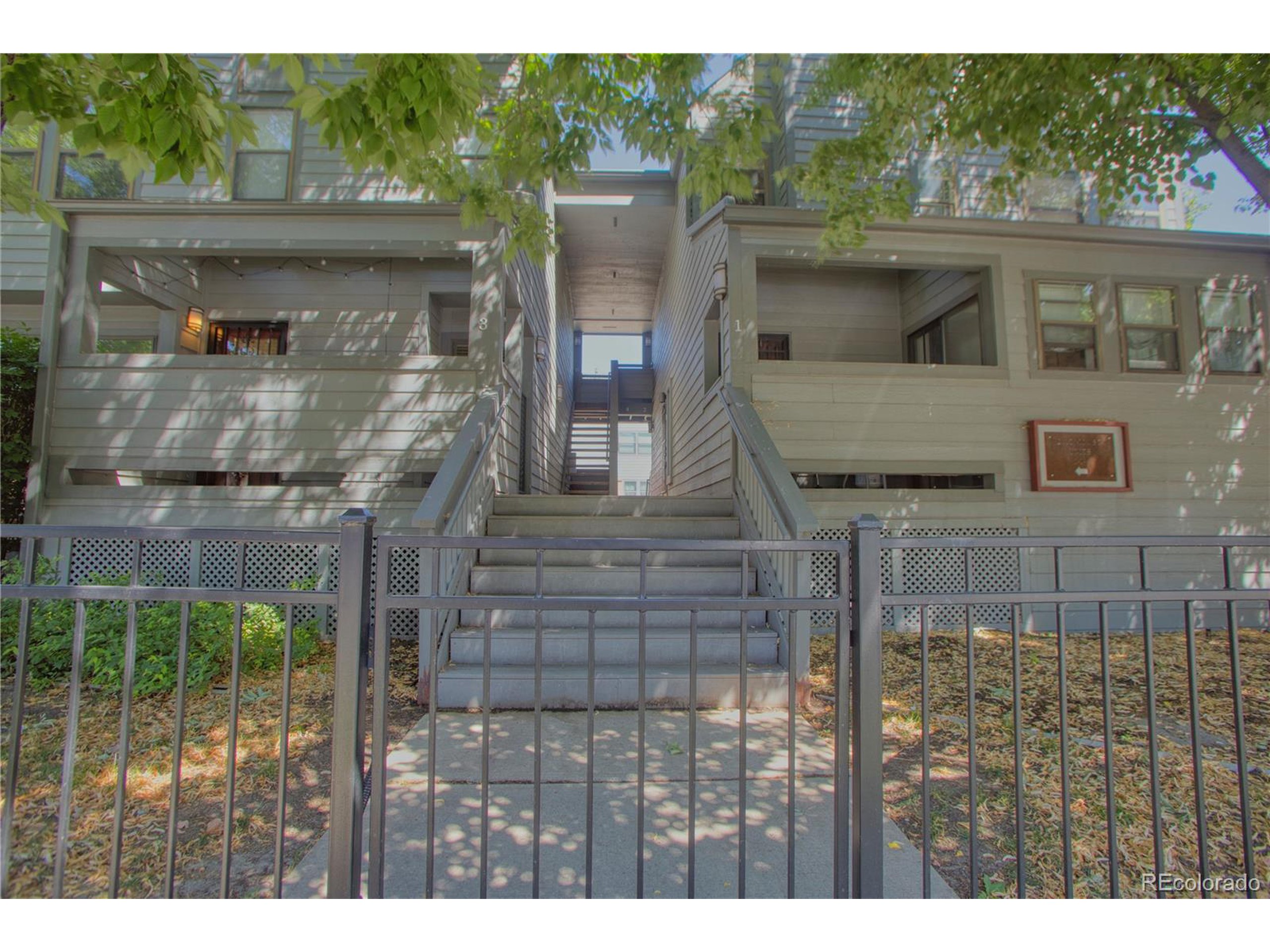 2 Acoma St 2