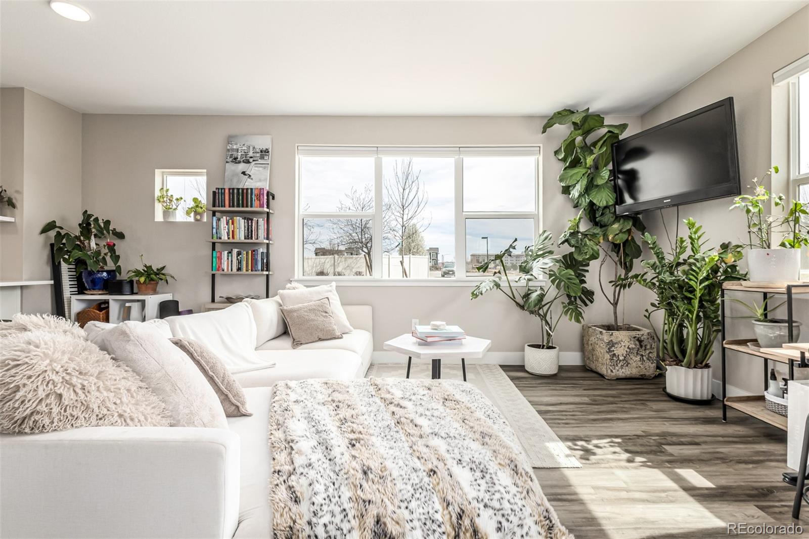 310 S Cherrywood Drive Unit: 102