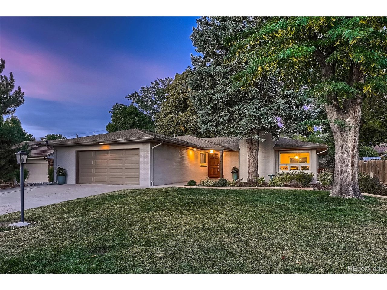 2336 S Fairfax Dr