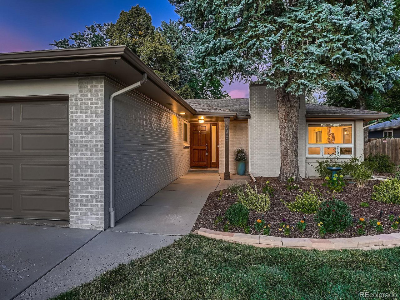 2336 S Fairfax Dr