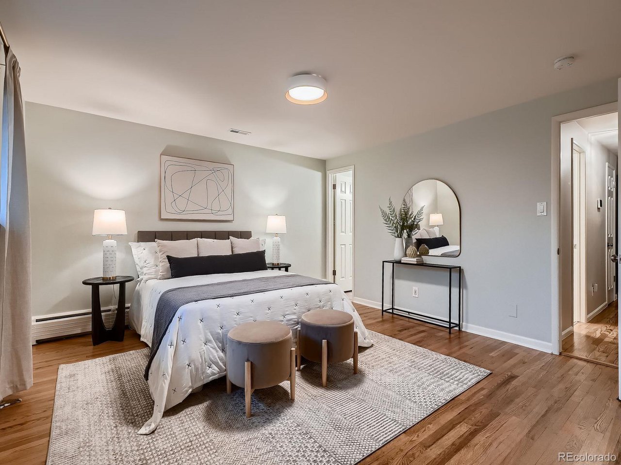 2336 S Fairfax Dr