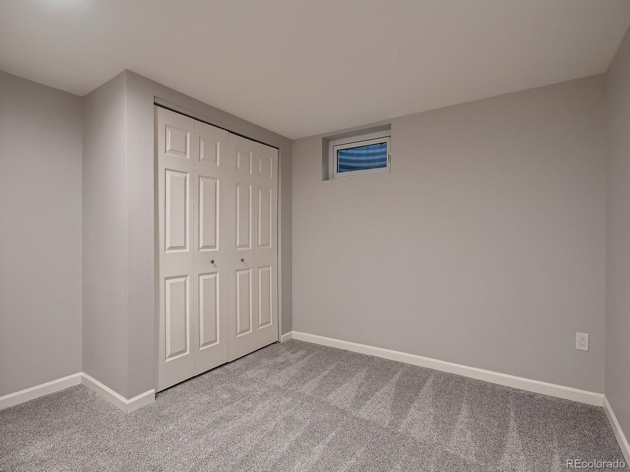 2336 S Fairfax Dr