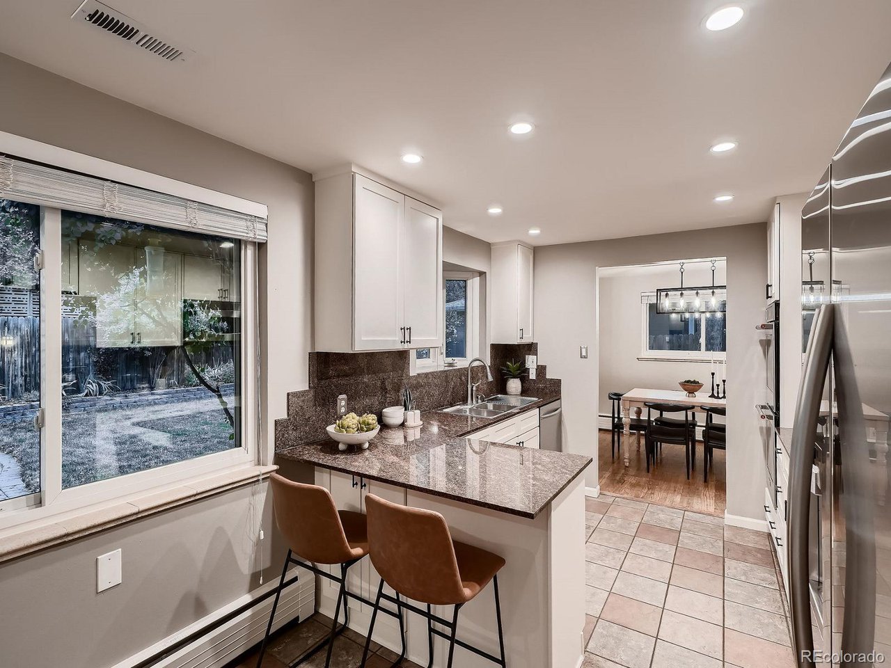 2336 S Fairfax Dr