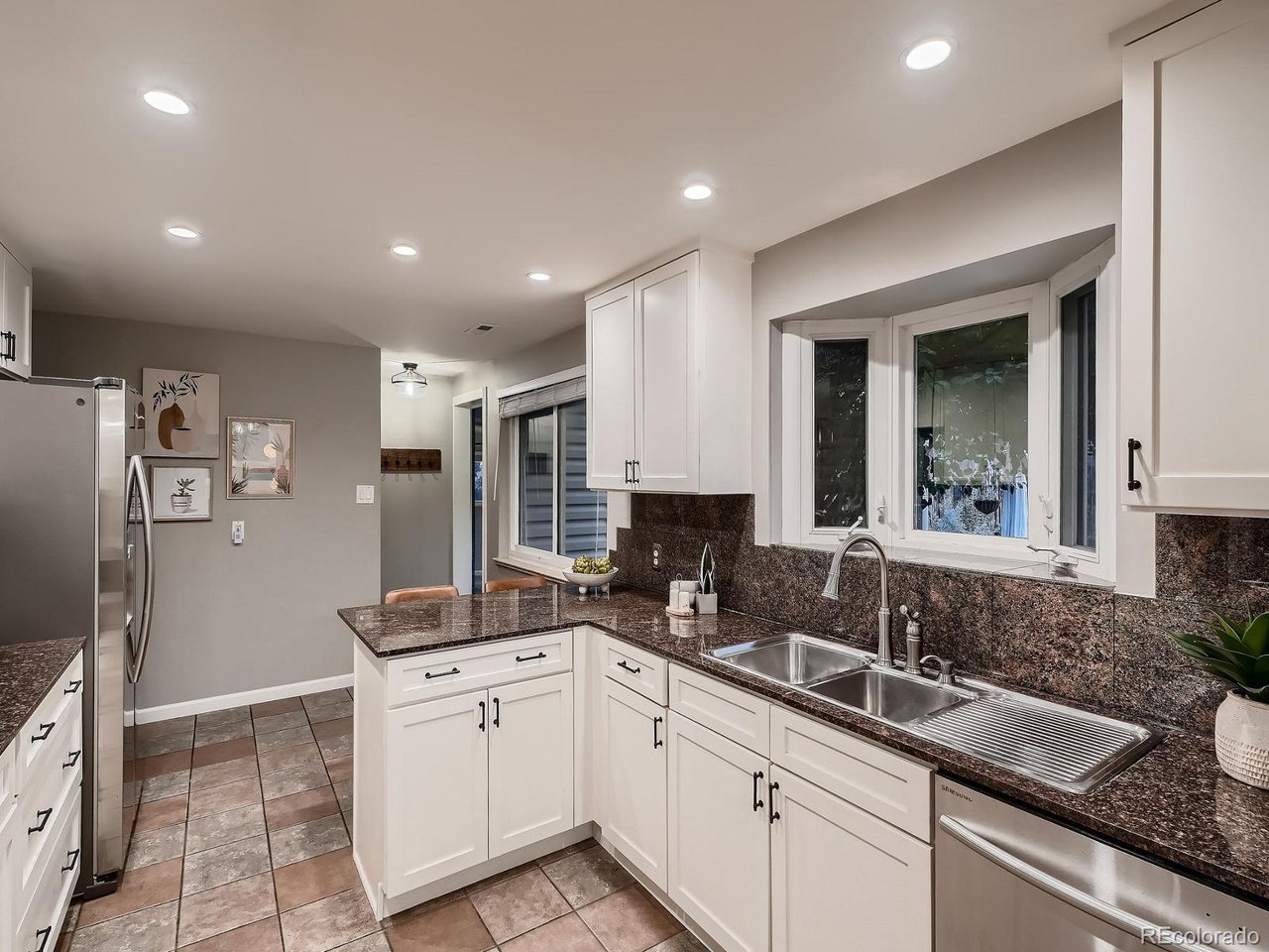 2336 S Fairfax Dr