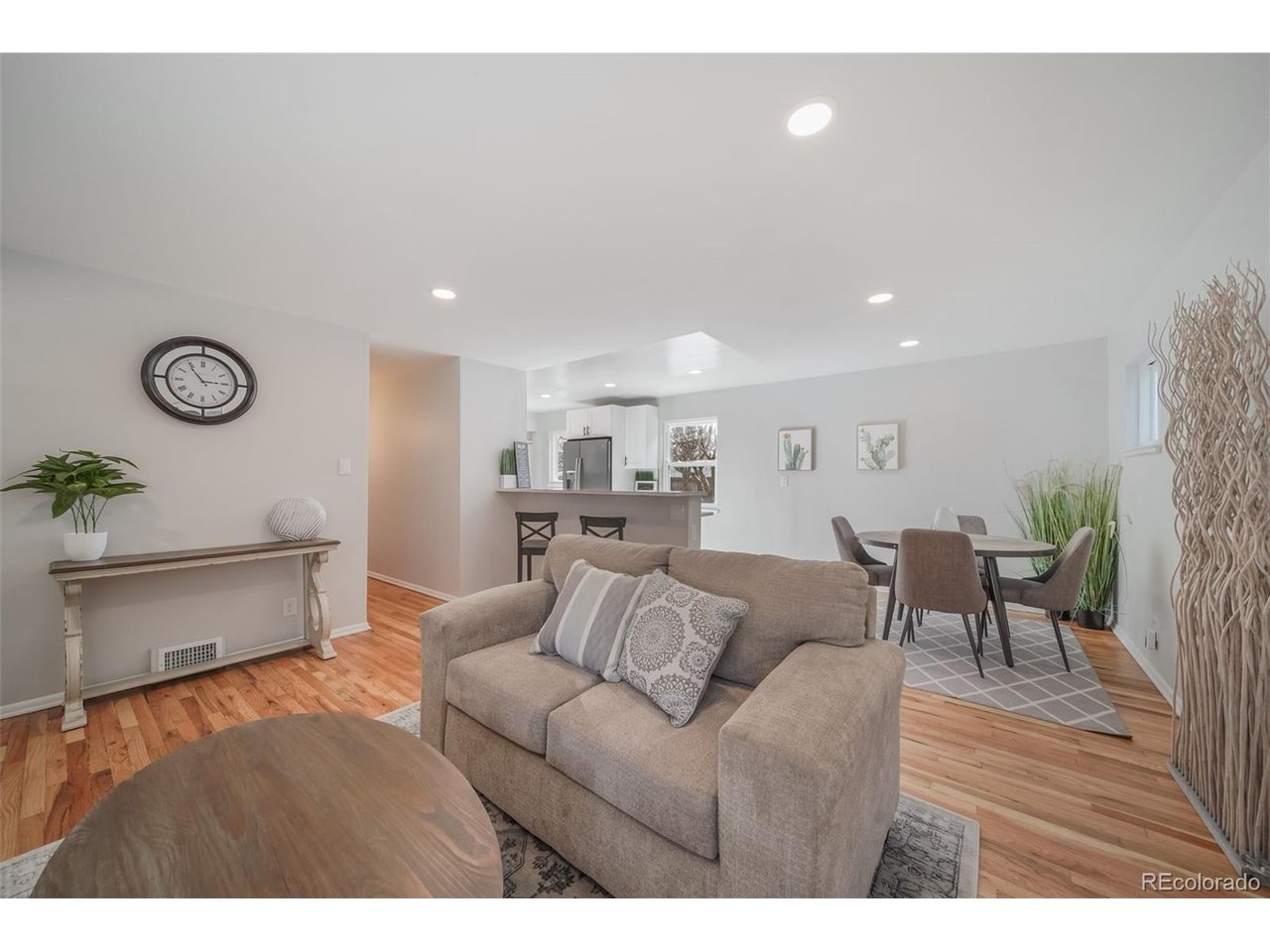 4698 E Bails Pl