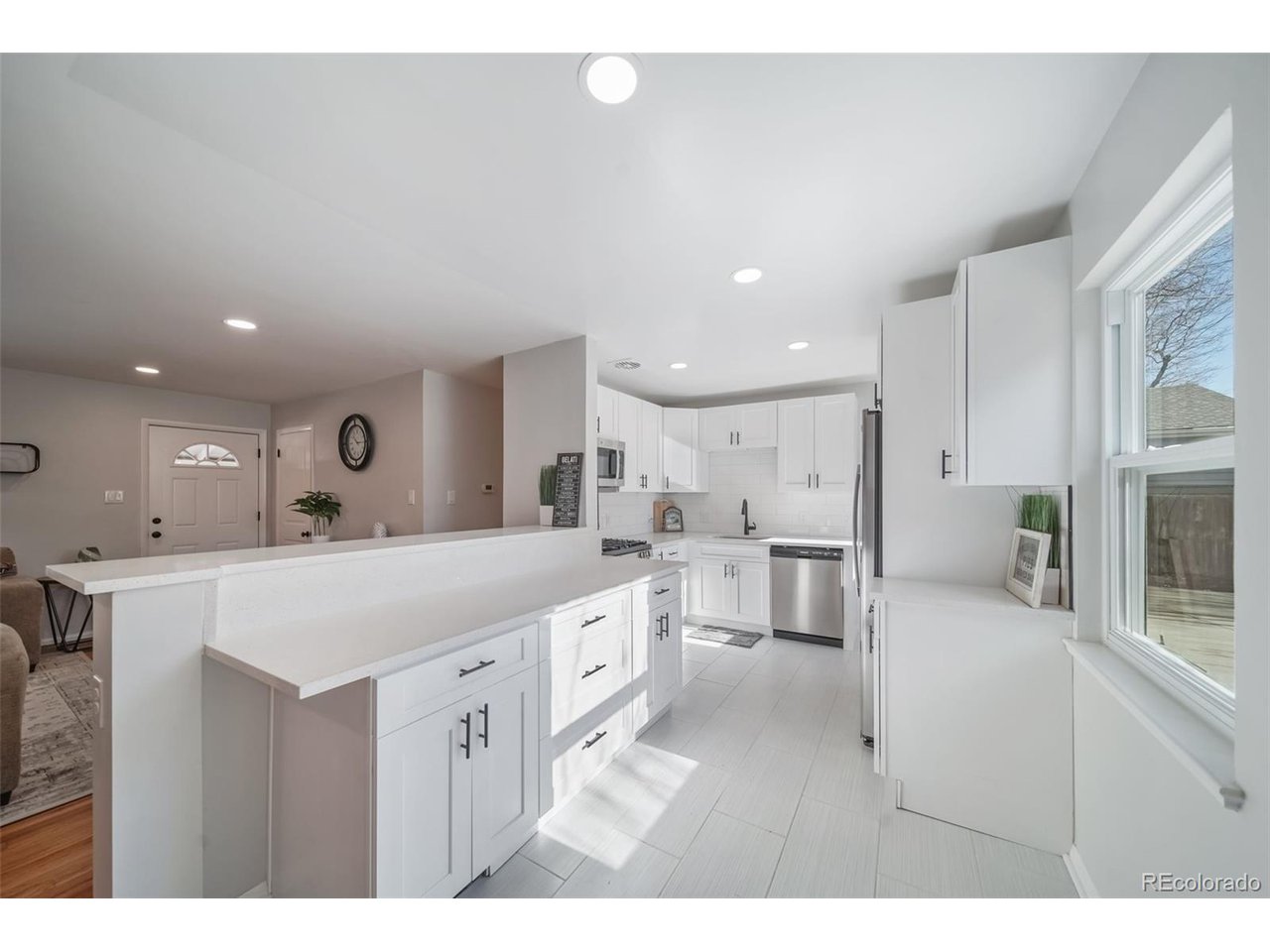4698 E Bails Pl