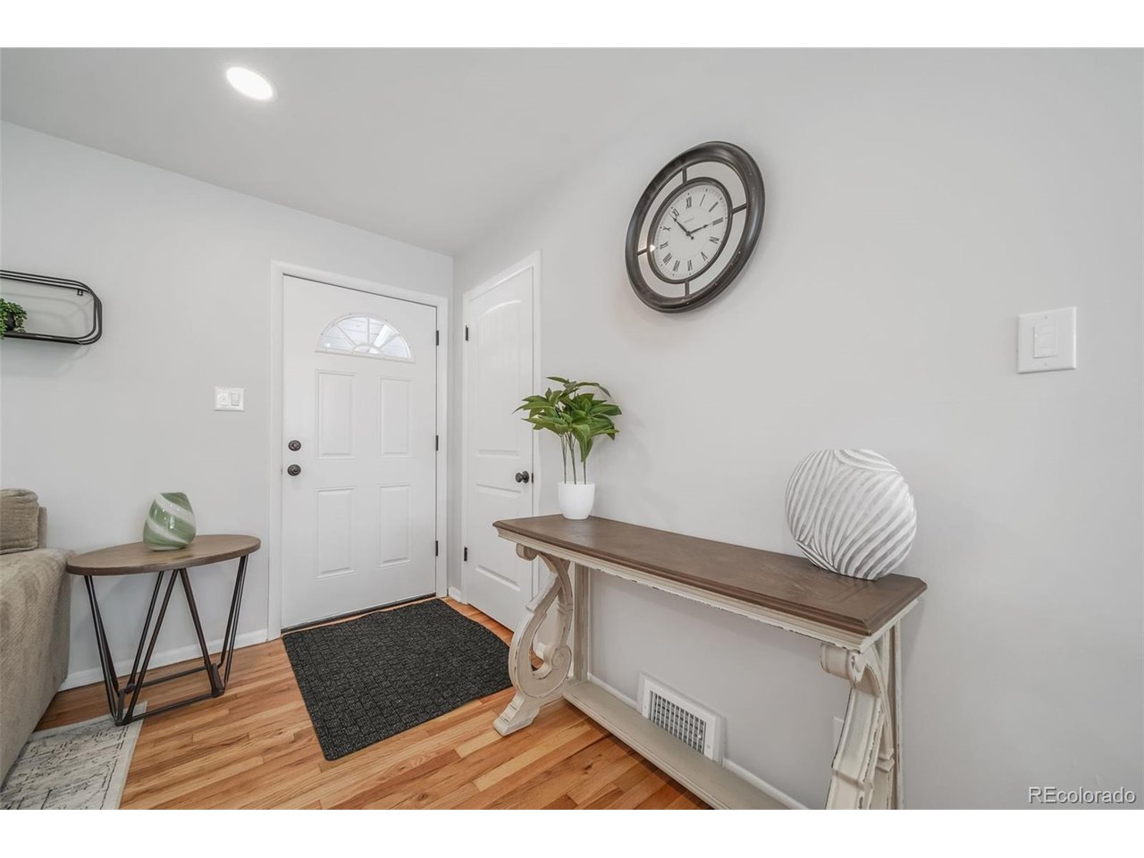 4698 E Bails Pl