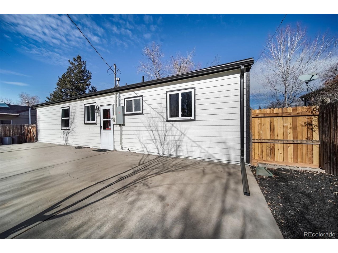4698 E Bails Pl