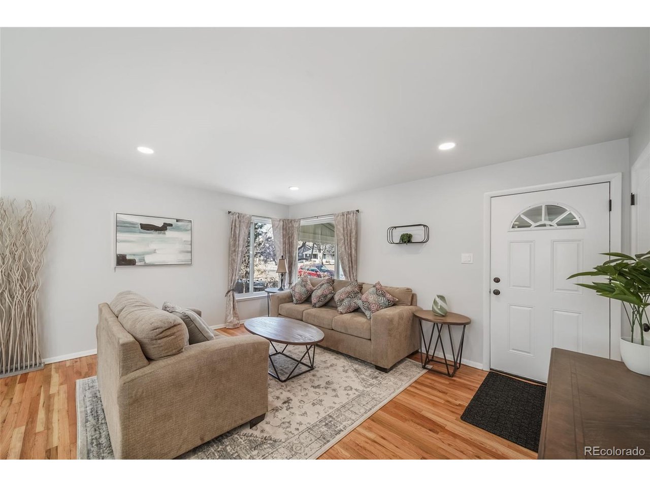 4698 E Bails Pl