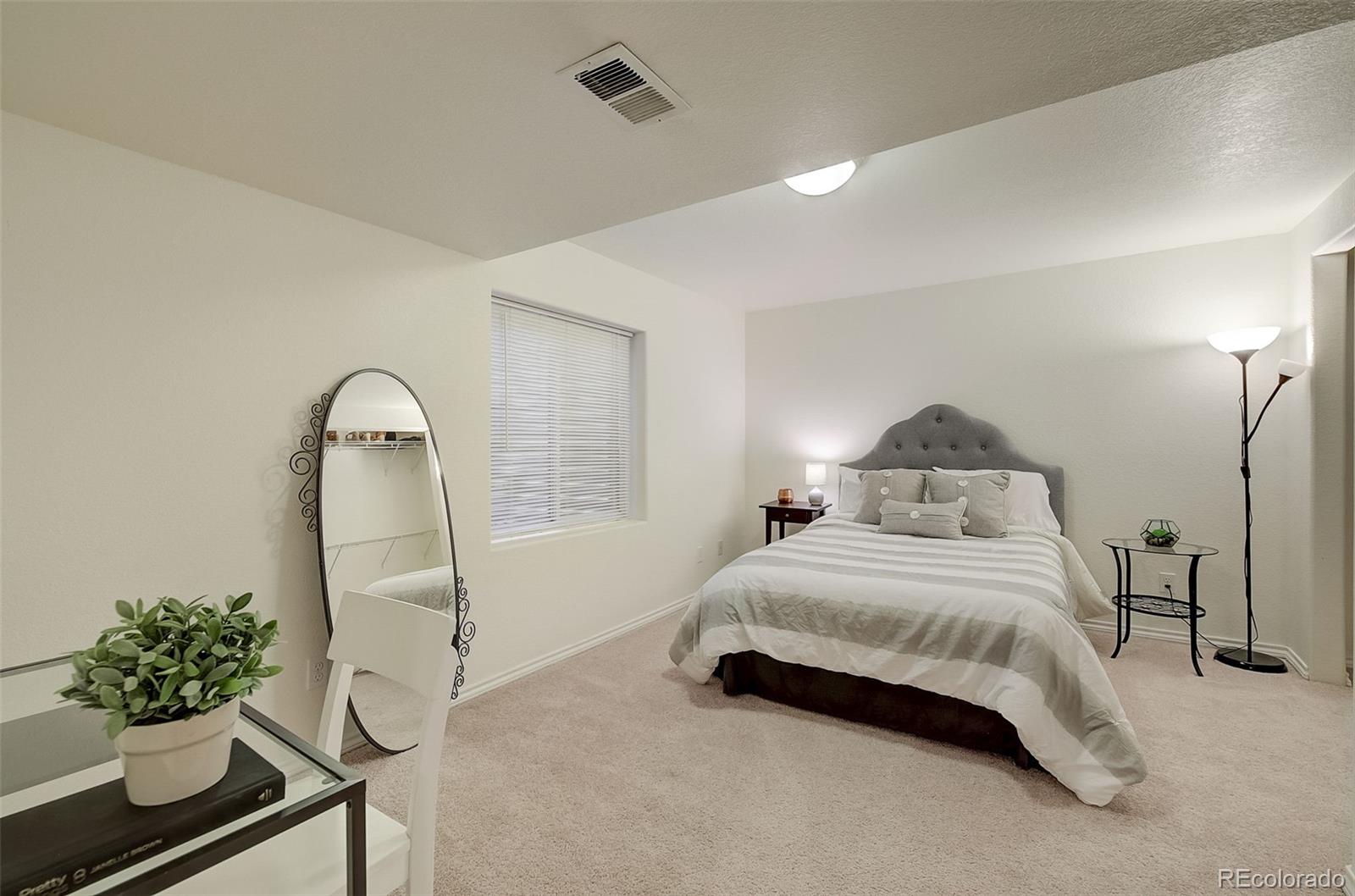 2677 S Kline Circle